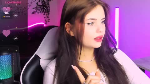 Snapshot of jenniferwandis77 chatting on 12/08/24, 09:52 Jenni online show from 12/08/24, 09:52