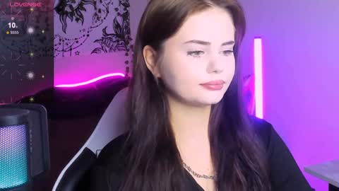 Snapshot of jenniferwandis77 chatting on 12/14/24, 12:12 Jenni online show from 12/14/24, 12:12