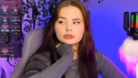 Snapshot of jenniferwandis77 chatting on 02/21/25, 02:28 Jenni online show from 02/21/25, 02:28