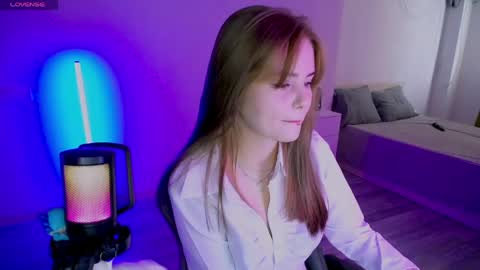 Snapshot of jenniferwandis77 chatting on 05/15/26, 12:01 Jenni online show from 05/15/26, 12:01
