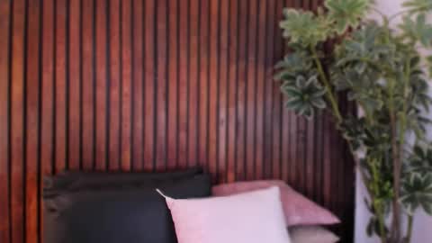     online show from 12/04/25, 12:03