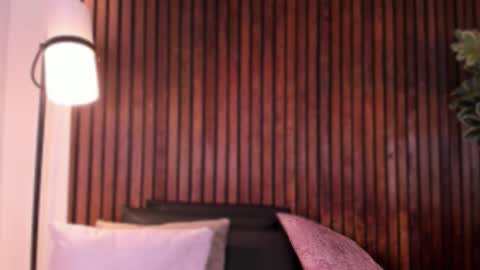     online show from 12/15/25, 12:53