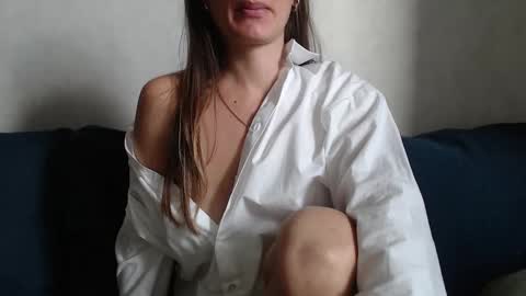 Snapshot of jennnamaaya chatting on 10/08/25, 07:39 Jenny online show from 10/08/25, 07:39