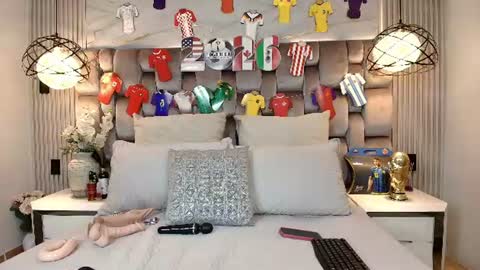 Snapshot of jennsexy_ chatting on 07/18/26, 07:17 Jennsexy online show from 07/18/26, 07:17