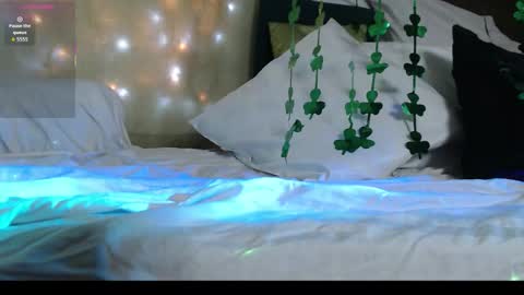 Snapshot of jenny5thavenue chatting on 03/17/26, 01:10 JENNY online show from 03/17/26, 01:10