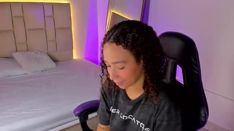 jenny__lawrence online show from 10/26/25, 07:42