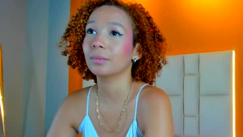 Snapshot of jenny__lawrence chatting on 04/19/26, 03:50 jenny__lawrence online show from 04/19/26, 03:50