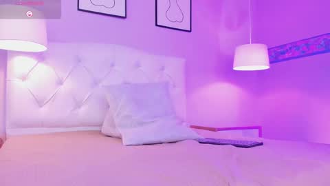 Snapshot of jenny_golden1 chatting on 02/20/25, 06:46 Jenny  online show from 02/20/25, 06:46