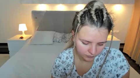 Jenny online show from 10/29/25, 09:33