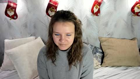 Snapshot of jenny_jimmy chatting on 12/21/25, 01:35 Jenny online show from 12/21/25, 01:35