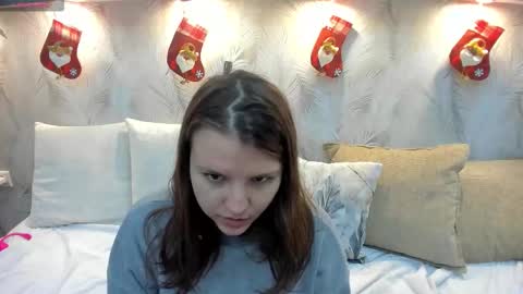 Snapshot of jenny_jimmy chatting on 12/22/25, 09:17 Jenny online show from 12/22/25, 09:17