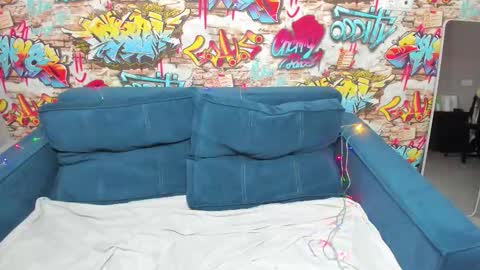 Snapshot of jenny_jimmy chatting on 01/14/26, 01:22 Jenny online show from 01/14/26, 01:22