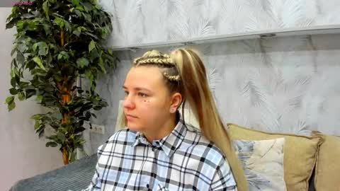 Snapshot of jenny_jimmy chatting on 02/16/26, 01:13 Jenny online show from 02/16/26, 01:13