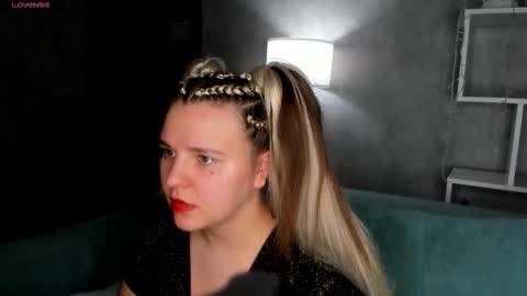 Snapshot of jenny_jimmy chatting on 02/17/26, 09:28 Jenny online show from 02/17/26, 09:28