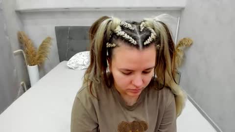 Snapshot of jenny_jimmy chatting on 02/20/26, 01:13 Jenny online show from 02/20/26, 01:13