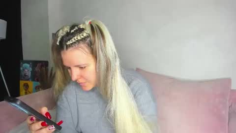 Snapshot of jenny_jimmy chatting on 02/23/26, 01:03 Jenny online show from 02/23/26, 01:03