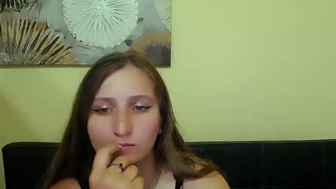 Snapshot of jenny_smille_ chatting on 06/18/26, 09:47 jenny_smille_ online show from 06/18/26, 09:47