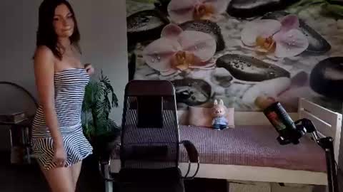 Snapshot of jennycutey chatting on 06/28/26, 04:18 jennycutey online show from 06/28/26, 04:18
