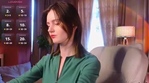 Snapshot of jennyfer_me chatting on 10/12/25, 11:31 jennyfer_me online show from 10/12/25, 11:31