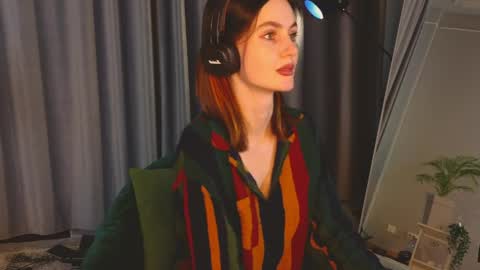 jennyfer_me online show from 04/12/26, 12:32
