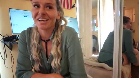 Jennythanksyou online show from 05/15/26, 01:56