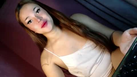 Snapshot of jennysweetfuckerxxx chatting on 01/05/25, 12:31 jenny69 online show from 01/05/25, 12:31