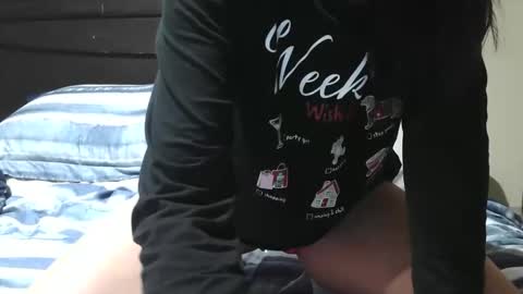 Snapshot of jenroses82 chatting on 10/30/25, 12:01 jenroses82 online show from 10/30/25, 12:01