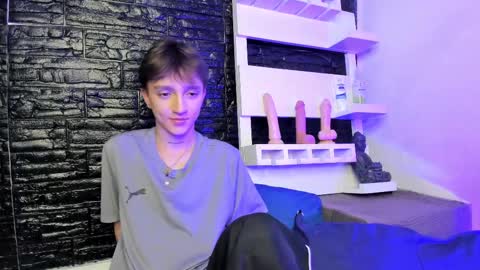 Snapshot of jeremy_salvatore_ chatting on 02/20/25, 06:17 jero independent model online show from 02/20/25, 06:17