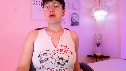 Snapshot of jero_harper1 chatting on 10/20/25, 03:23 jero harper1 online show from 10/20/25, 03:23