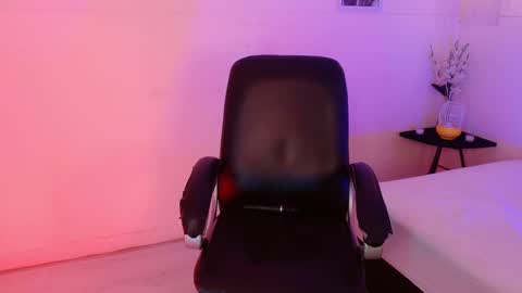 Snapshot of jero_harper1 chatting on 11/24/25, 04:07 jero harper1 online show from 11/24/25, 04:07