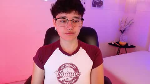 Snapshot of jero_harper1 chatting on 11/25/25, 04:07 jero harper1 online show from 11/25/25, 04:07