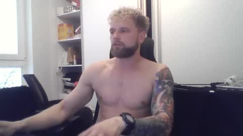 Snapshot of jerryalise chatting on 11/15/25, 06:33 jerryalise online show from 11/15/25, 06:33