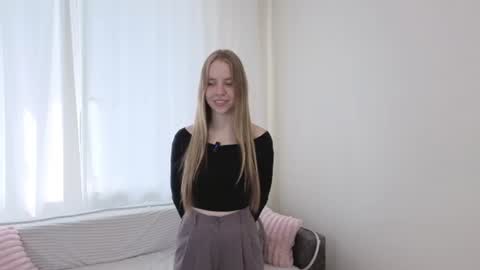 Shy Sydney online show from 06/25/26, 08:08