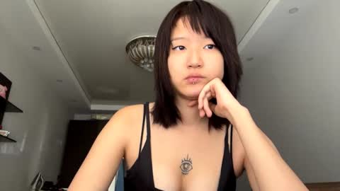Snapshot of jesicalozaya chatting on 07/11/26, 05:43 Emi online show from 07/11/26, 05:43