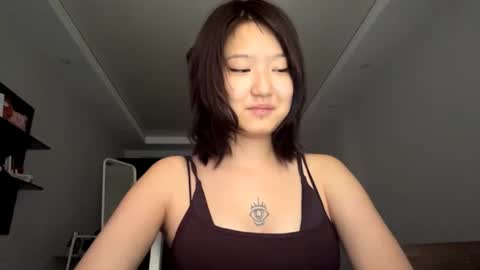 Snapshot of jesicalozaya chatting on 07/15/26, 07:24 Emi online show from 07/15/26, 07:24