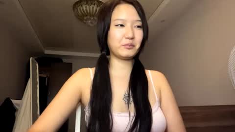 Snapshot of jesicalozaya chatting on 07/19/26, 07:39 Emi online show from 07/19/26, 07:39