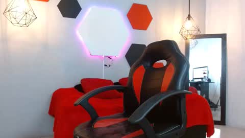 Snapshot of jesiclark chatting on 02/27/25, 01:48 sofi online show from 02/27/25, 01:48