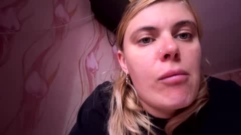 Snapshot of jeslynomert chatting on 10/11/25, 12:47 JeslyNomert online show from 10/11/25, 12:47