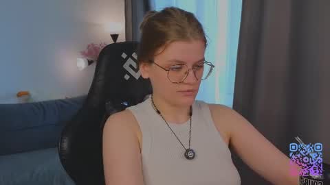 Snapshot of jess0e9 chatting on 06/16/26, 02:19 JessieVibes online show from 06/16/26, 02:19