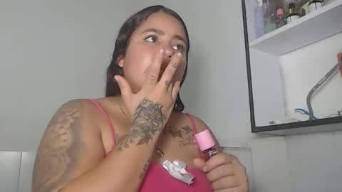 Snapshot of jess_beauty chatting on 05/21/26, 12:23 jess beauty online show from 05/21/26, 12:23