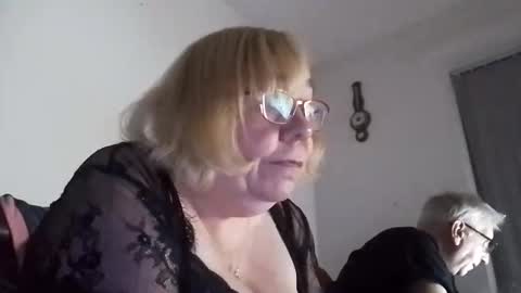 Snapshot of jessandsilverfox69 chatting on 03/06/26, 08:38 jessandsilverfox69 online show from 03/06/26, 08:38