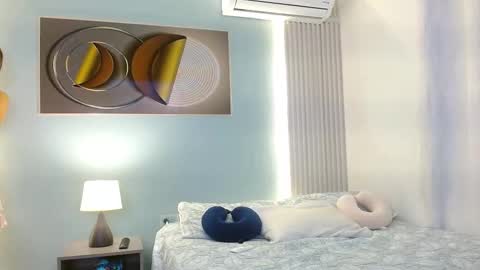 Snapshot of jessdant_luv chatting on 11/13/25, 04:33 Hello we are Jesse and Dante. online show from 11/13/25, 04:33