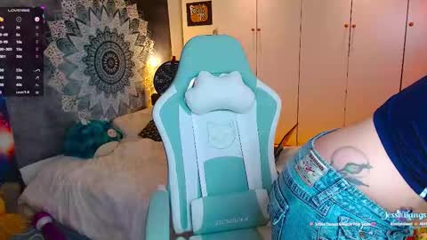 Snapshot of jessebangs chatting on 11/03/25, 09:16 Jesse online show from 11/03/25, 09:16