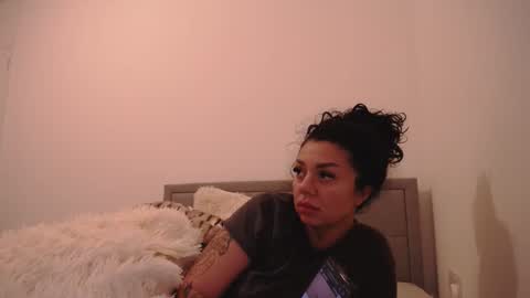 Snapshot of jessebella chatting on 01/19/25, 07:04 jesse online show from 01/19/25, 07:04