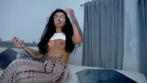 Snapshot of jessebella chatting on 02/15/25, 02:04 jesse online show from 02/15/25, 02:04