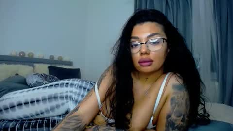 Snapshot of jessebella chatting on 02/17/25, 04:42 jesse online show from 02/17/25, 04:42