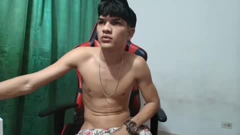 Snapshot of jesshot_bigcock chatting on 09/28/25, 12:27 jesshot_bigcock online show from 09/28/25, 12:27