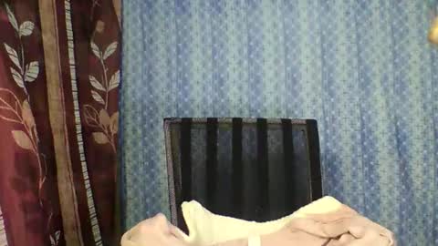 Snapshot of jessi_tastyxx chatting on 10/24/25, 06:04 Jessi Tastyxx online show from 10/24/25, 06:04