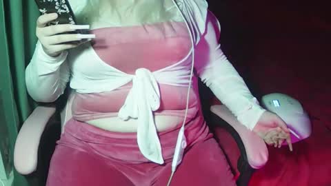 Snapshot of jessiangels chatting on 10/28/25, 05:37 jessiangels online show from 10/28/25, 05:37