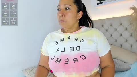 Snapshot of jessica__milf chatting on 05/25/26, 07:09 jessica__milf online show from 05/25/26, 07:09